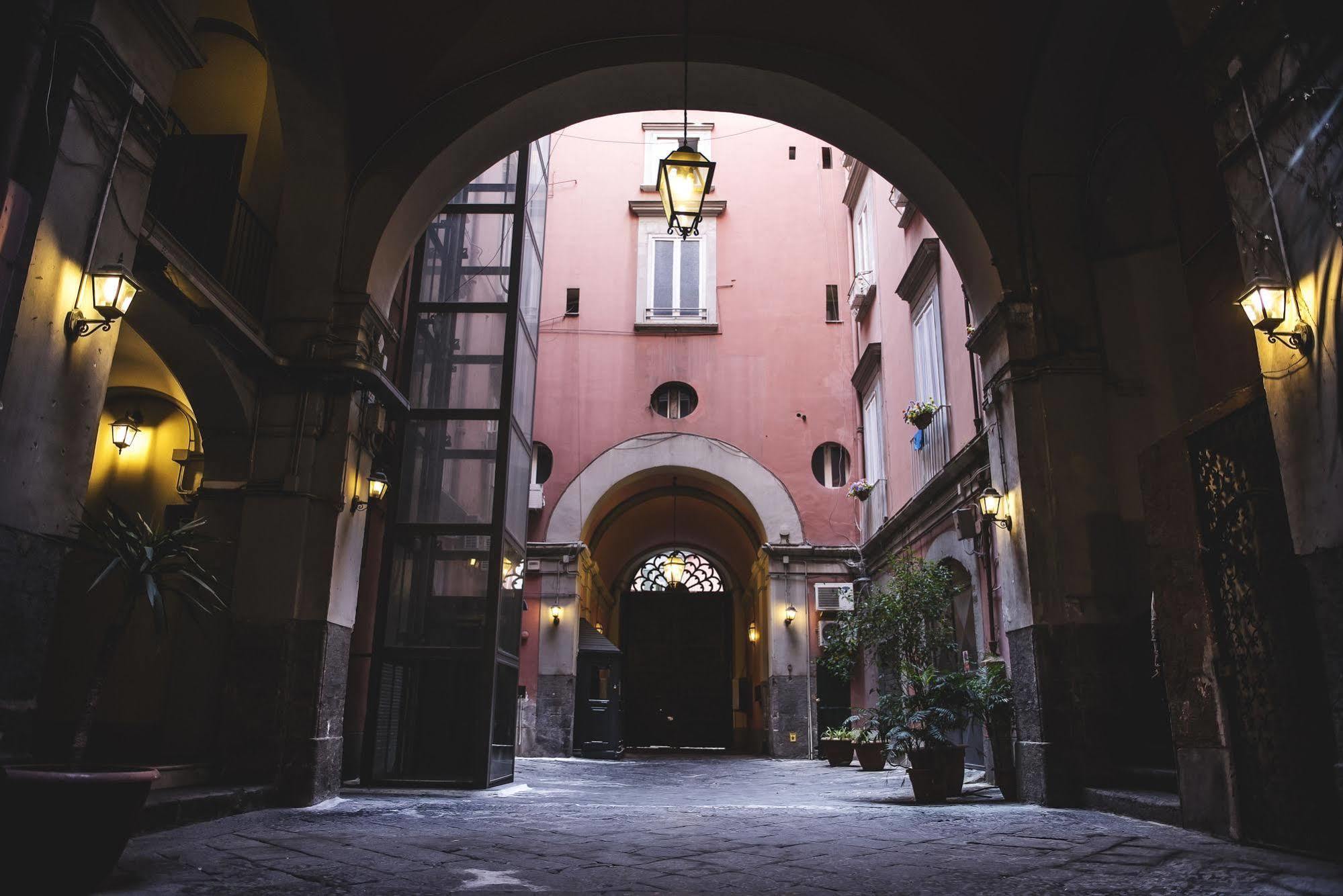 Le 4 Stagioni Napoli Centro Hotel Buitenkant foto